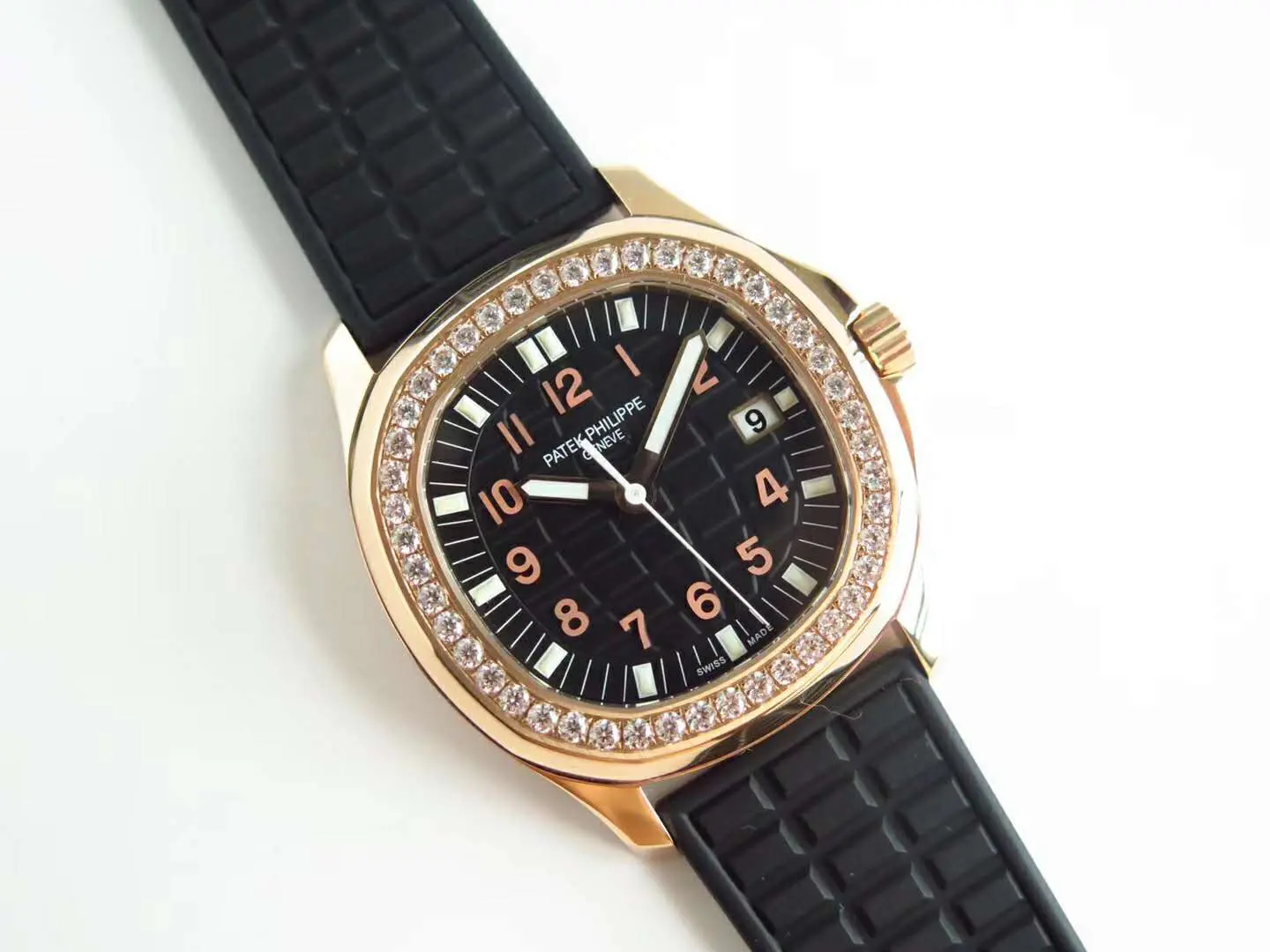 Aquanaut Luce 5068R esfera negra en oro rosa - Imagen 5