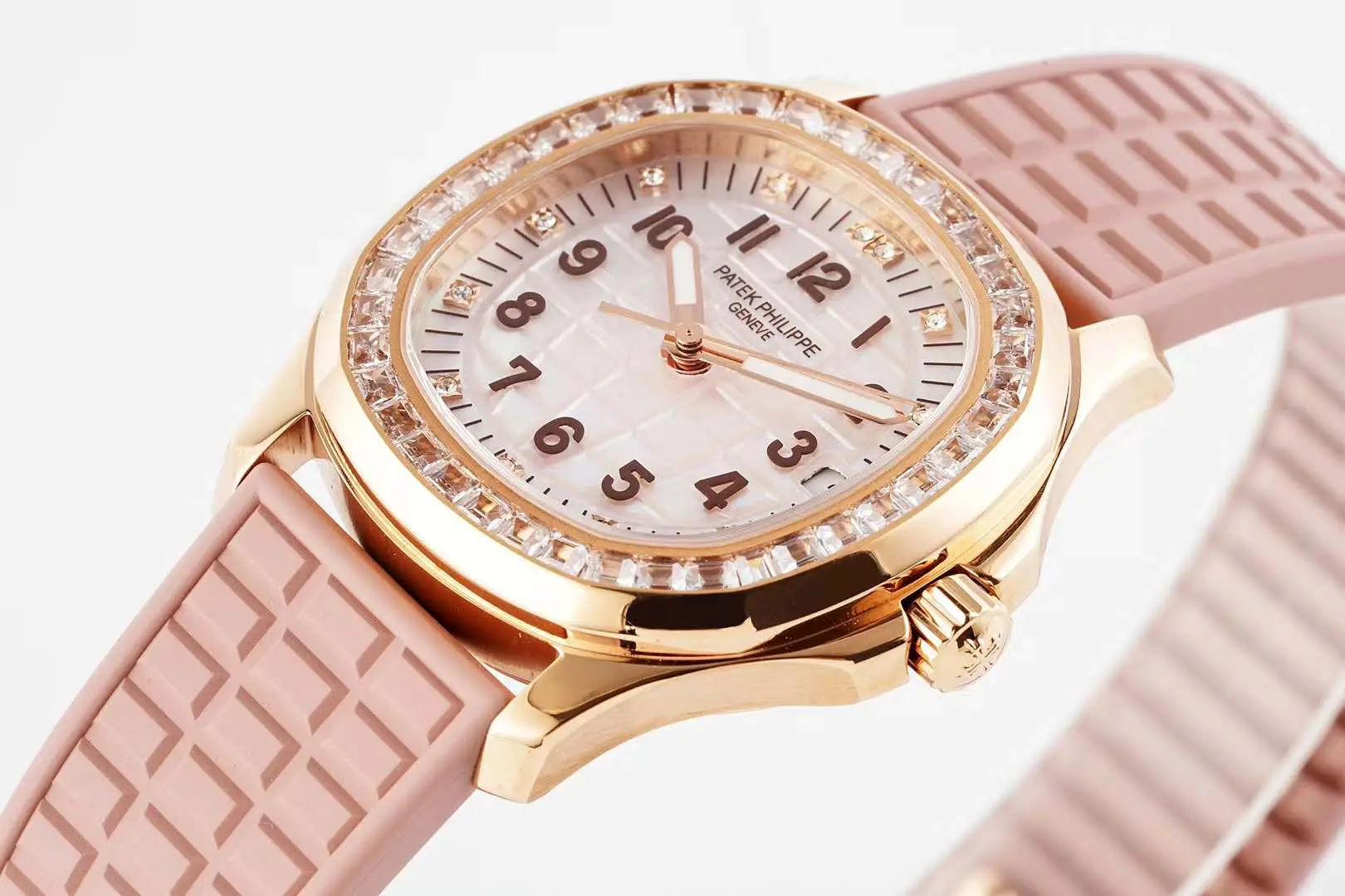 Aquanaut Luce 5072R cadran MOP en or rose – Image 2