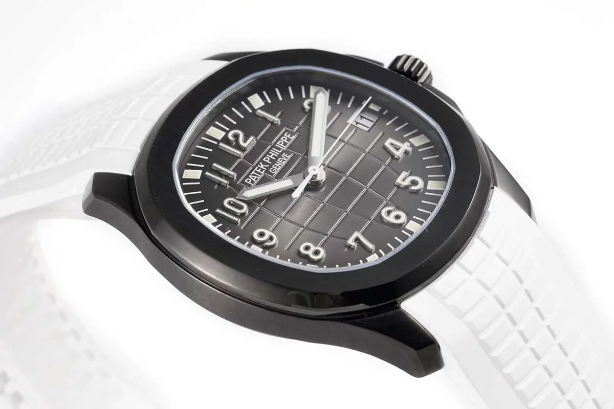 Aquanaut 5167A ‘Black Venom Limited Edition’ schwarzes Zifferblatt am weißen Kautschukarmband – Bild 4
