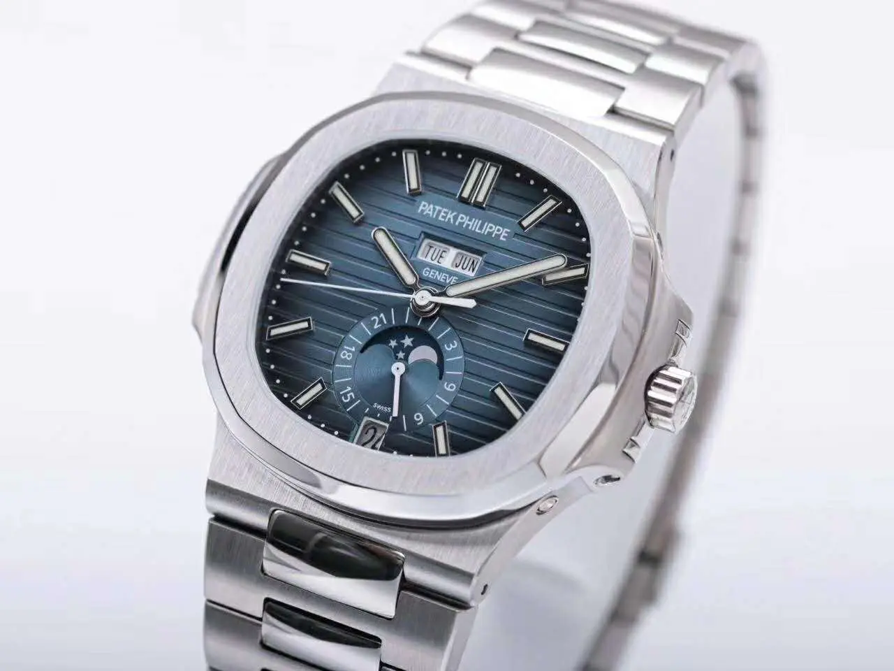Nautilus 5726/1A-014 Blue Dial in Steel - Image 2