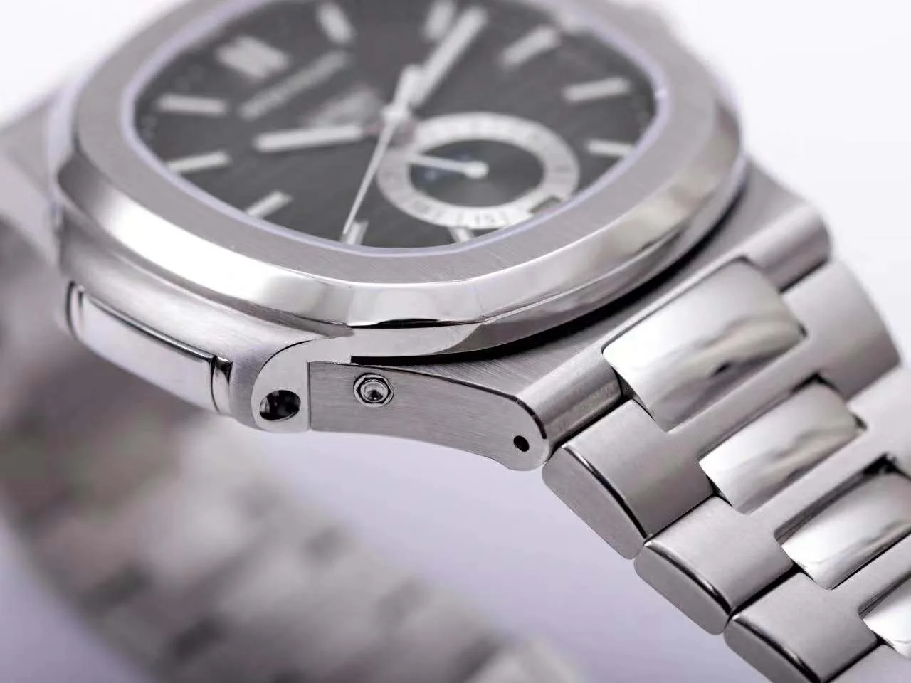 Nautilus 5726/1A-001 Grey Dial in Steel - Image 4