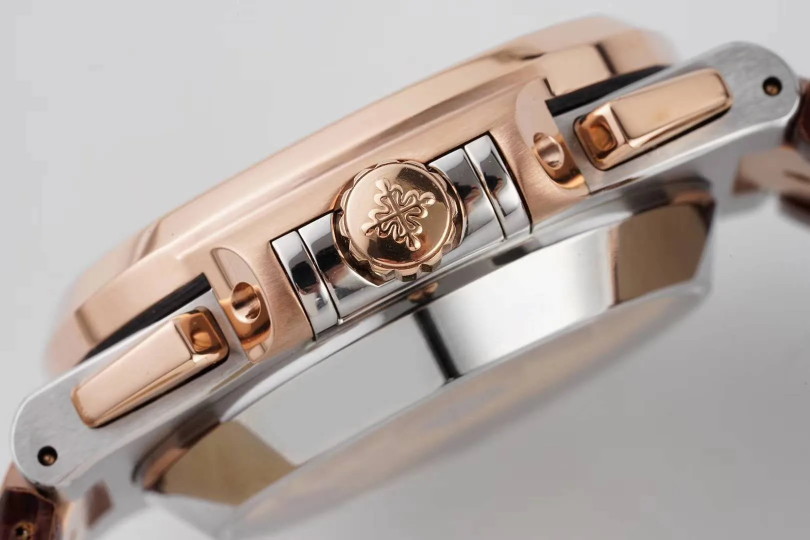 Nautilus cronografo 5980/1AR in acciaio e oro rosa su cinturino in pelle marrone - immagine 8