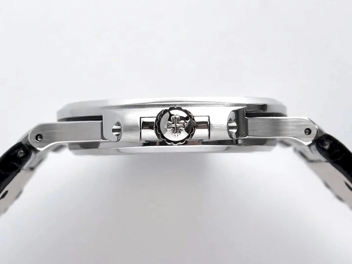 Nautilus Jumbo 5711 weißes Zifferblatt in Stahl mit schwarzem Lederarmband – Bild 9