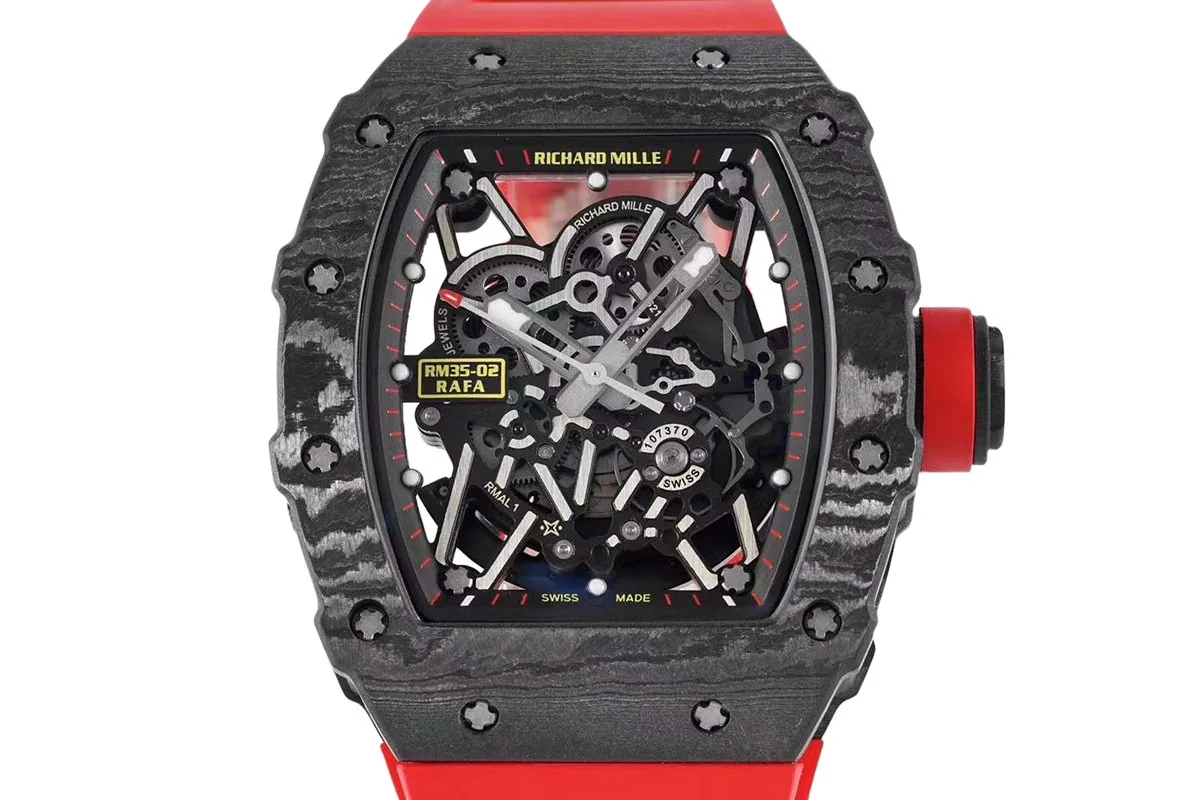 RM 035-02 Rafael Nadal carbone NTPT sur bracelet en caoutchouc rouge – Image 3