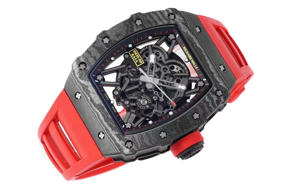 RM 035-02 Rafael Nadal carbone NTPT sur bracelet en caoutchouc rouge – Image 2