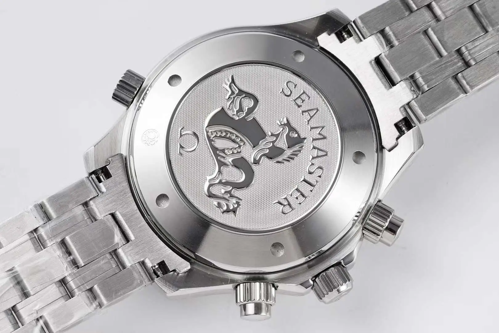 Seamaster Diver 300m chronographe cadran noir sur bracelet – Image 7