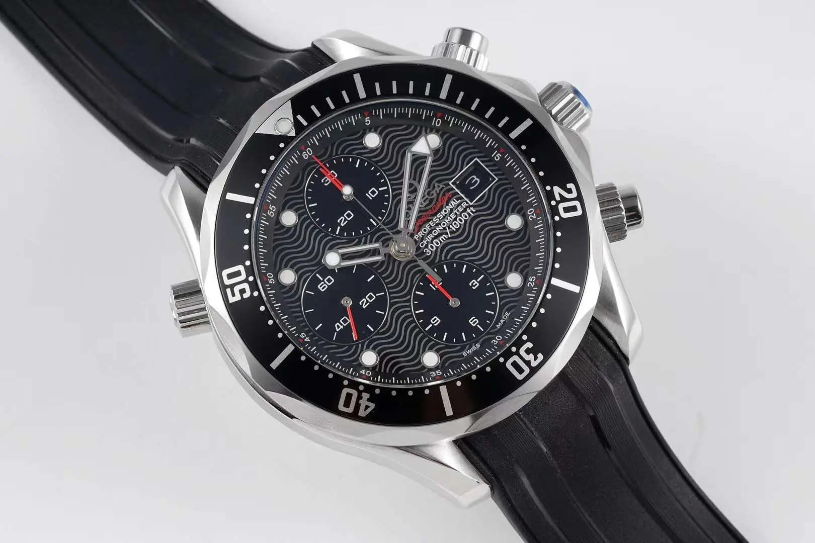 Seamaster Diver 300m cronografo quadrante nero su cinturino in gomma - immagine 4