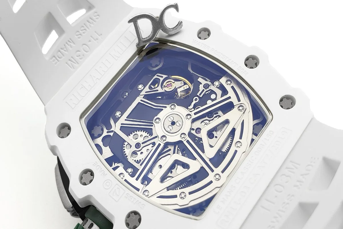 RM 011-02 Le Mans Classic Chronograph in Grün am weißen Kautschukarmband – Bild 5