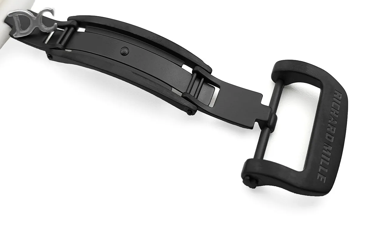RM 035-02 Black Toro Americas in NTPT-Carbon am weißen Kautschukarmband – Bild 9