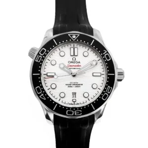 Seamaster Diver 300M Co-Axial Master Chronometer weißes Zifferblatt am schwarzen Kautschukarmband