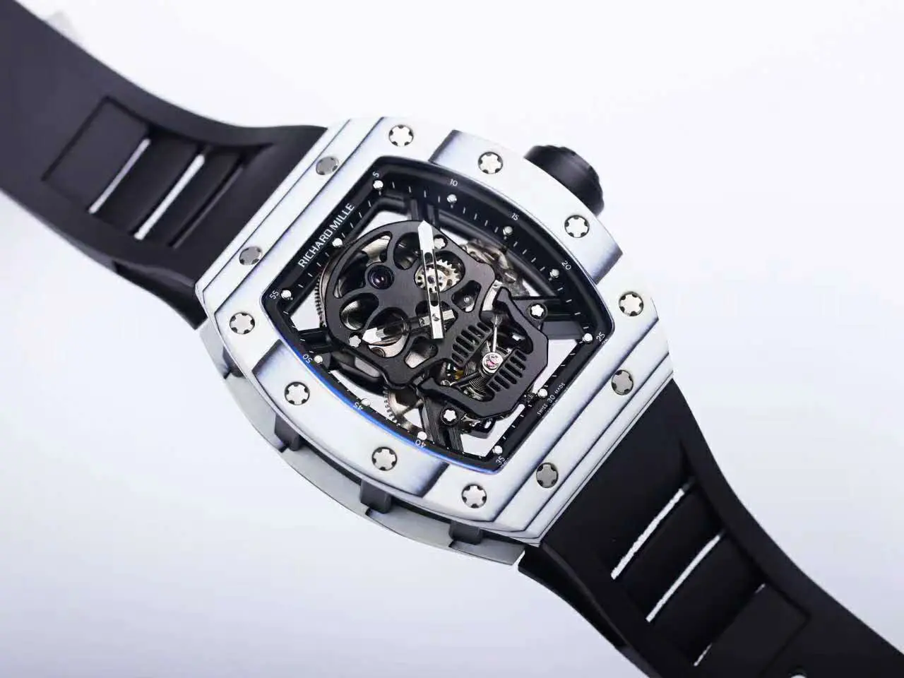 RM 052-01 Tourbillon Black Skull in weißem NTPT-Carbon – Bild 6