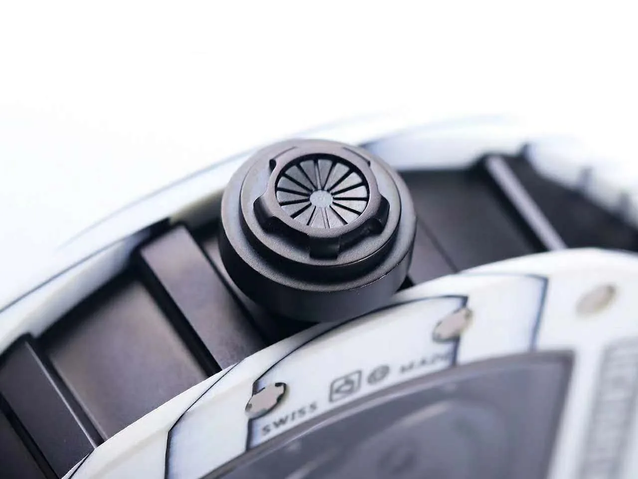 RM 052-01 Tourbillon Black Skull in weißem NTPT-Carbon – Bild 8