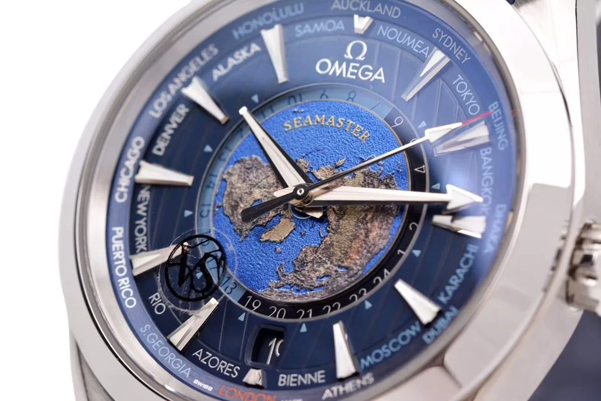Seamaster Aqua Terra Worldtimer Master Chronometer esfera azul con correa de caucho azul - Imagen 3