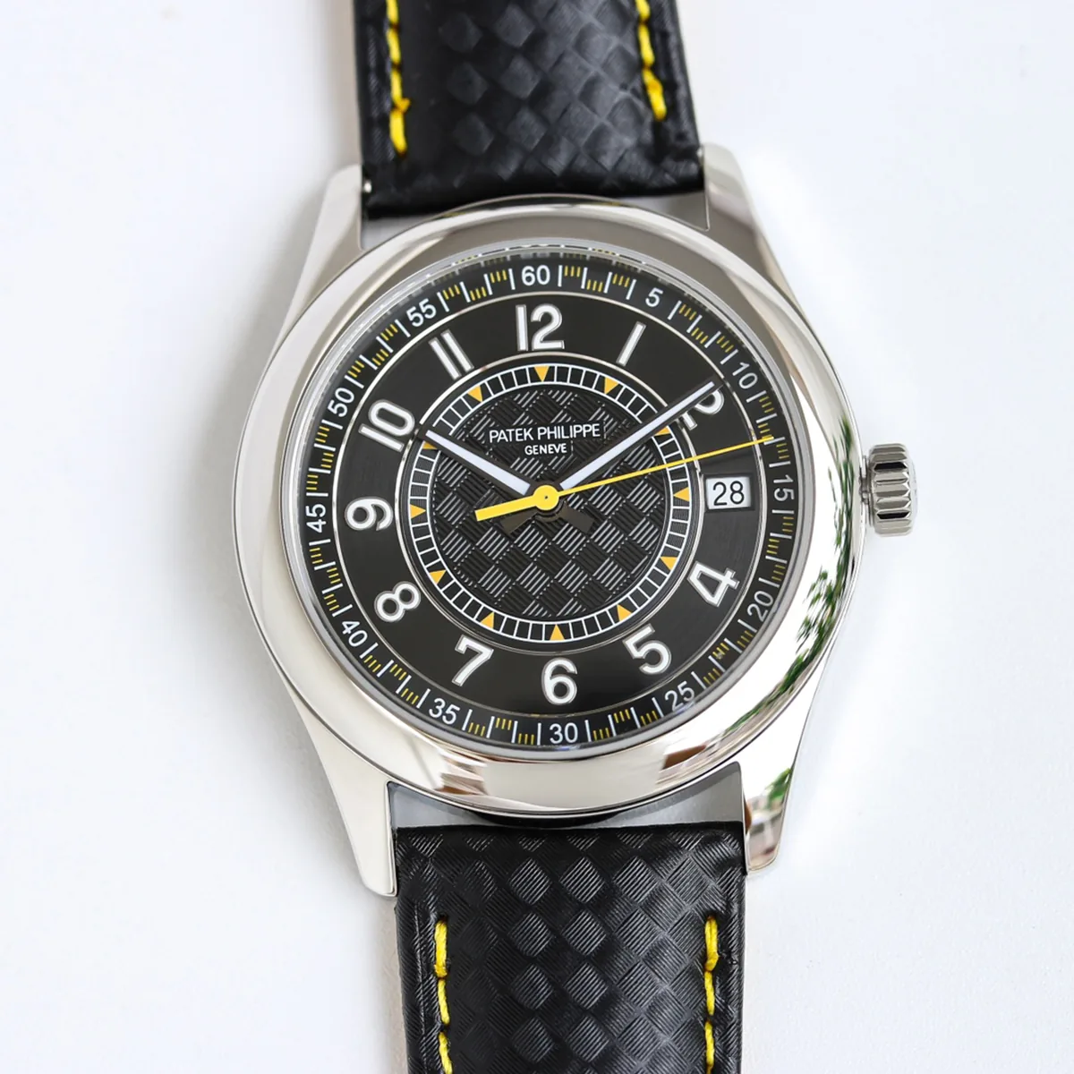 Calatrava 6007G-001 gelb-schwarzes Zifferblatt in Weißgold