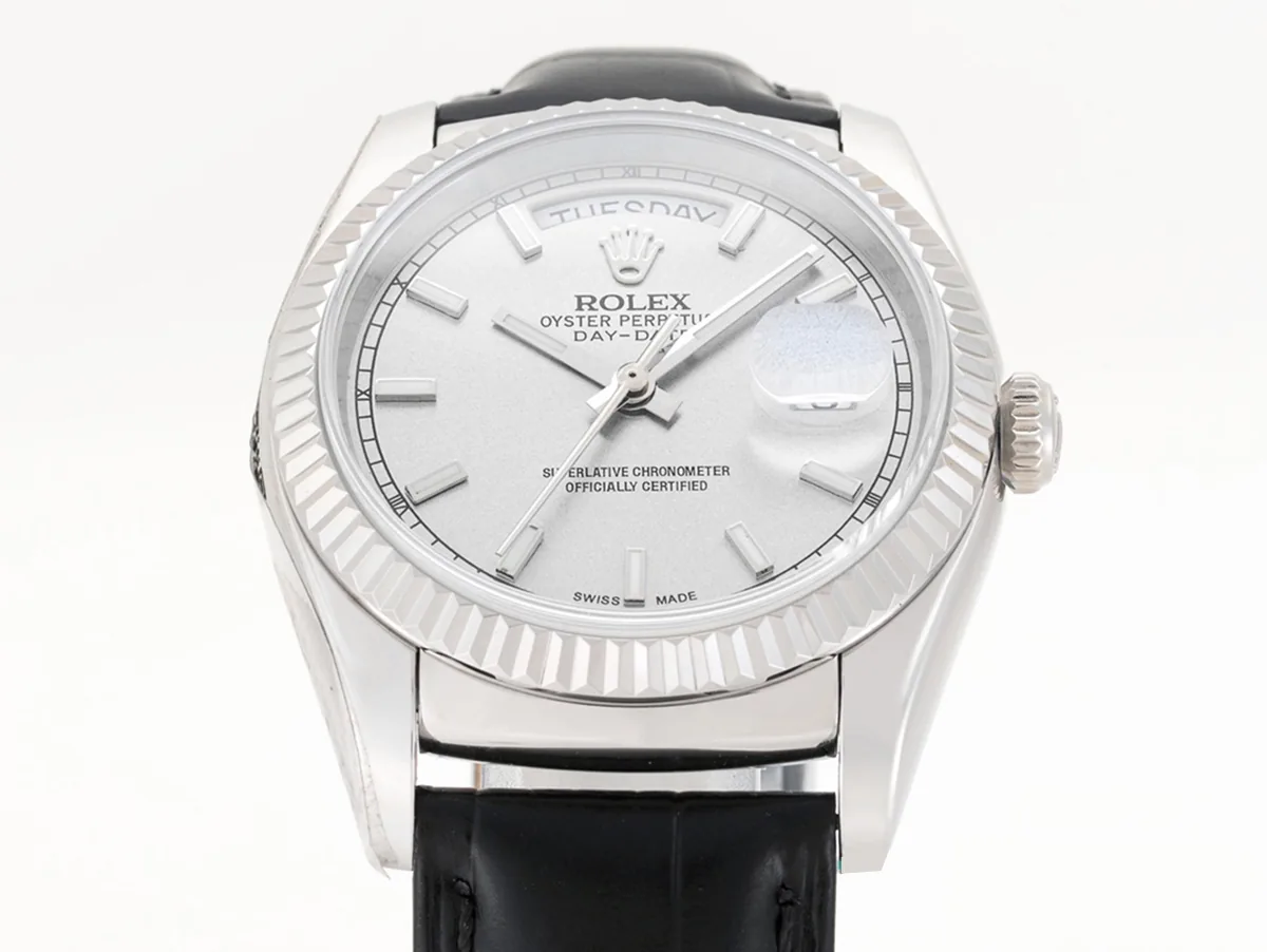 Day-Date 40 quadrante argento in oro bianco su cinturino in pelle - immagine 5