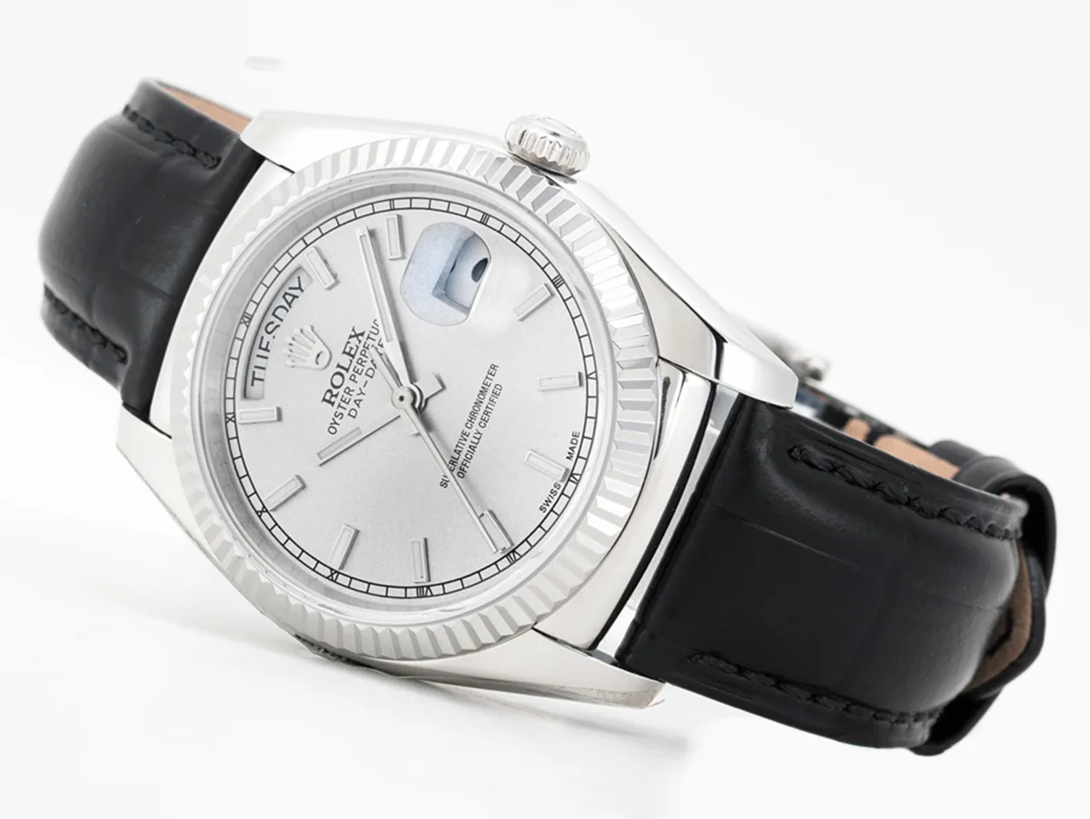 Day-Date 40 quadrante argento in oro bianco su cinturino in pelle - immagine 2