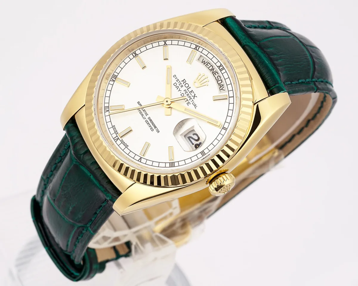 Day-Date 40 esfera verde en oro amarillo con correa de piel - Imagen 3