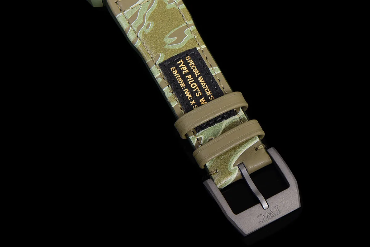 Big Pilot’s Watch 43 IW329802 Top Gun Edition Woodland con correa de camuflaje - Imagen 13