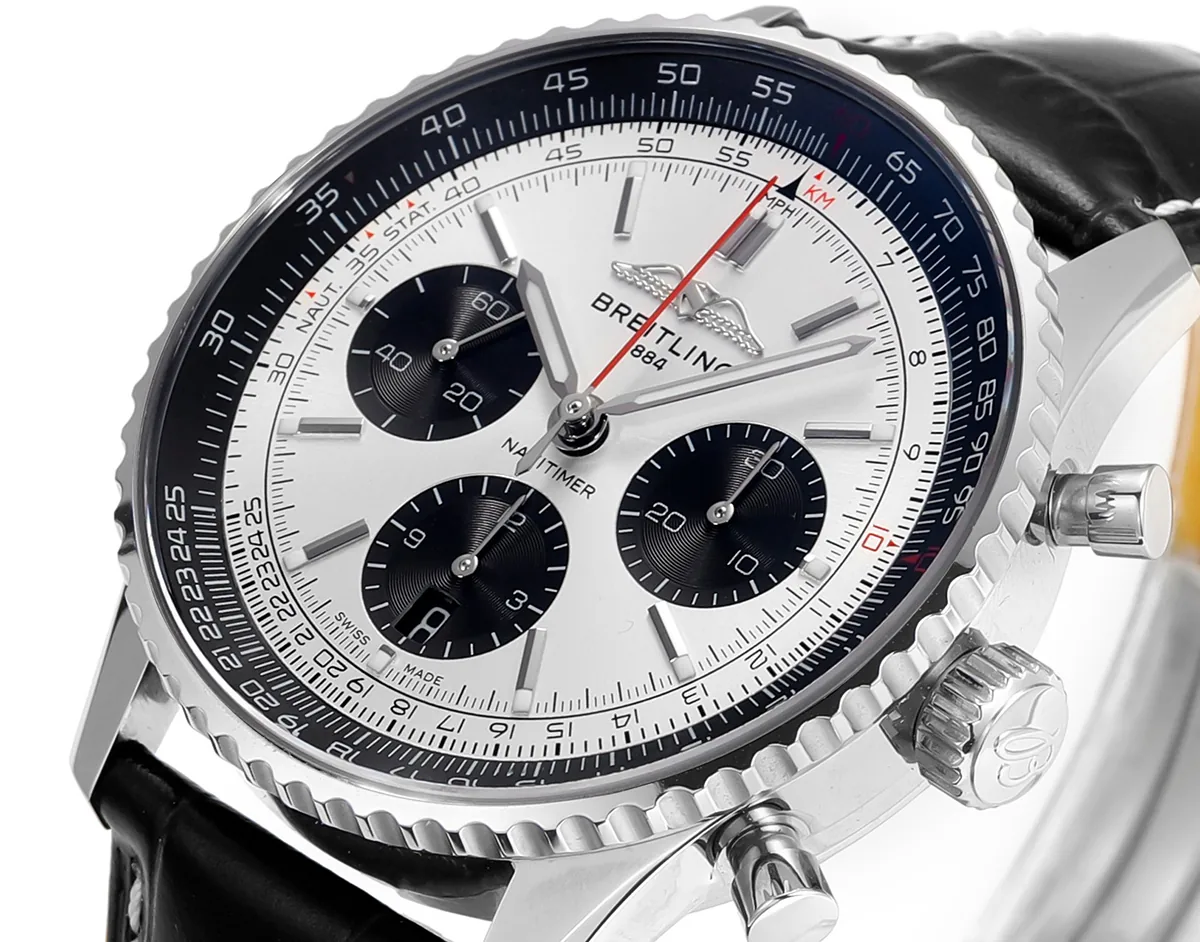Navitimer B01 Chronograph 43 silbernes Zifferblatt in Stahl am Lederarmband Ref. AB0138241G1P1 – Bild 3