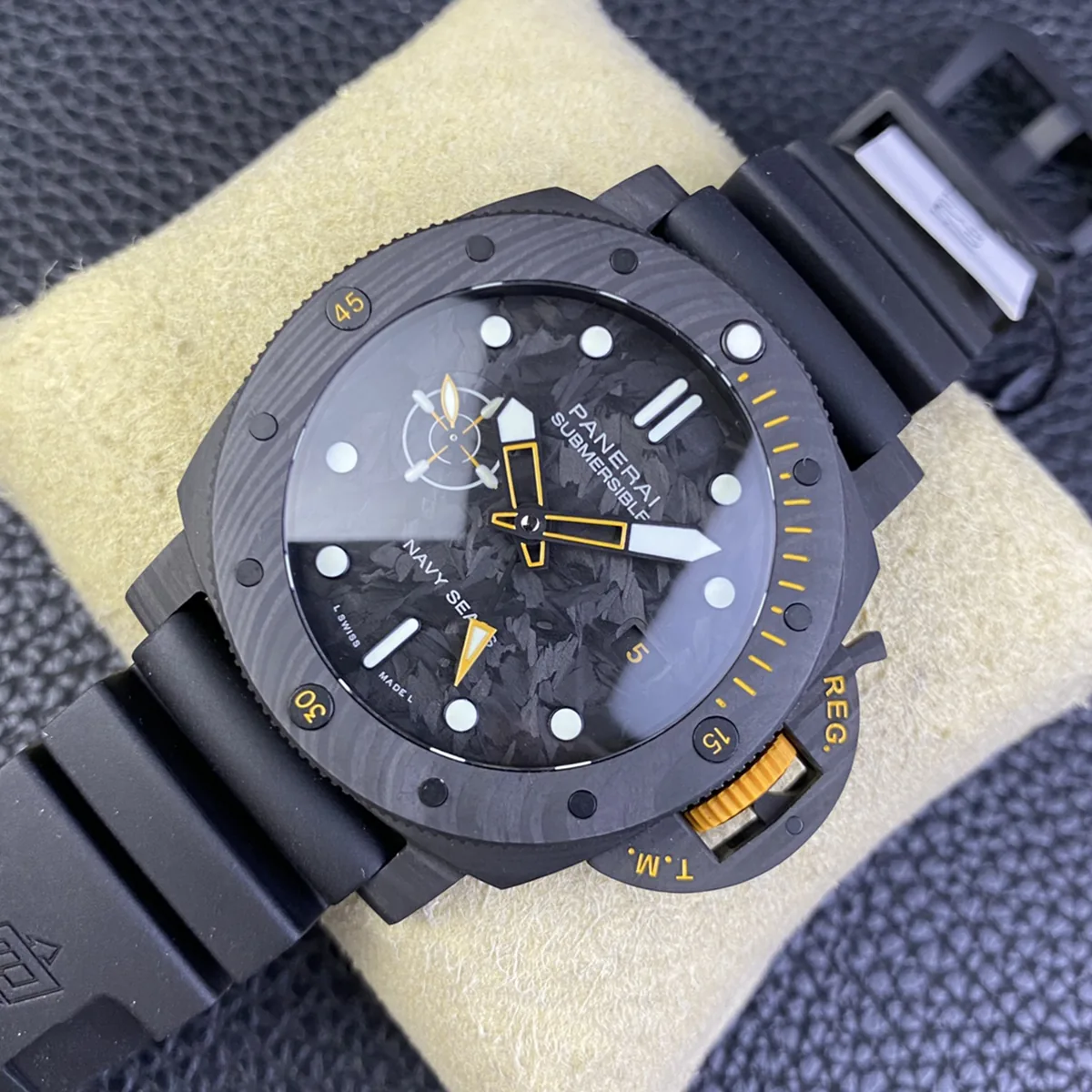 PAM1324 Submersible GMT Carbotech™ Navy Seals 44mm - Image 4