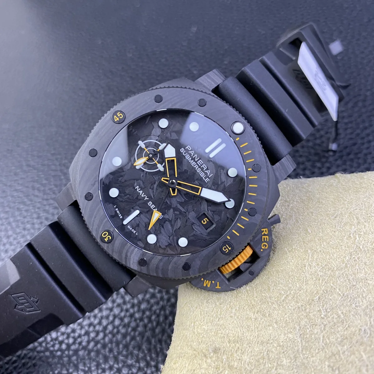 PAM1324 Submersible GMT Carbotech™ Navy Seals 44mm - Image 3