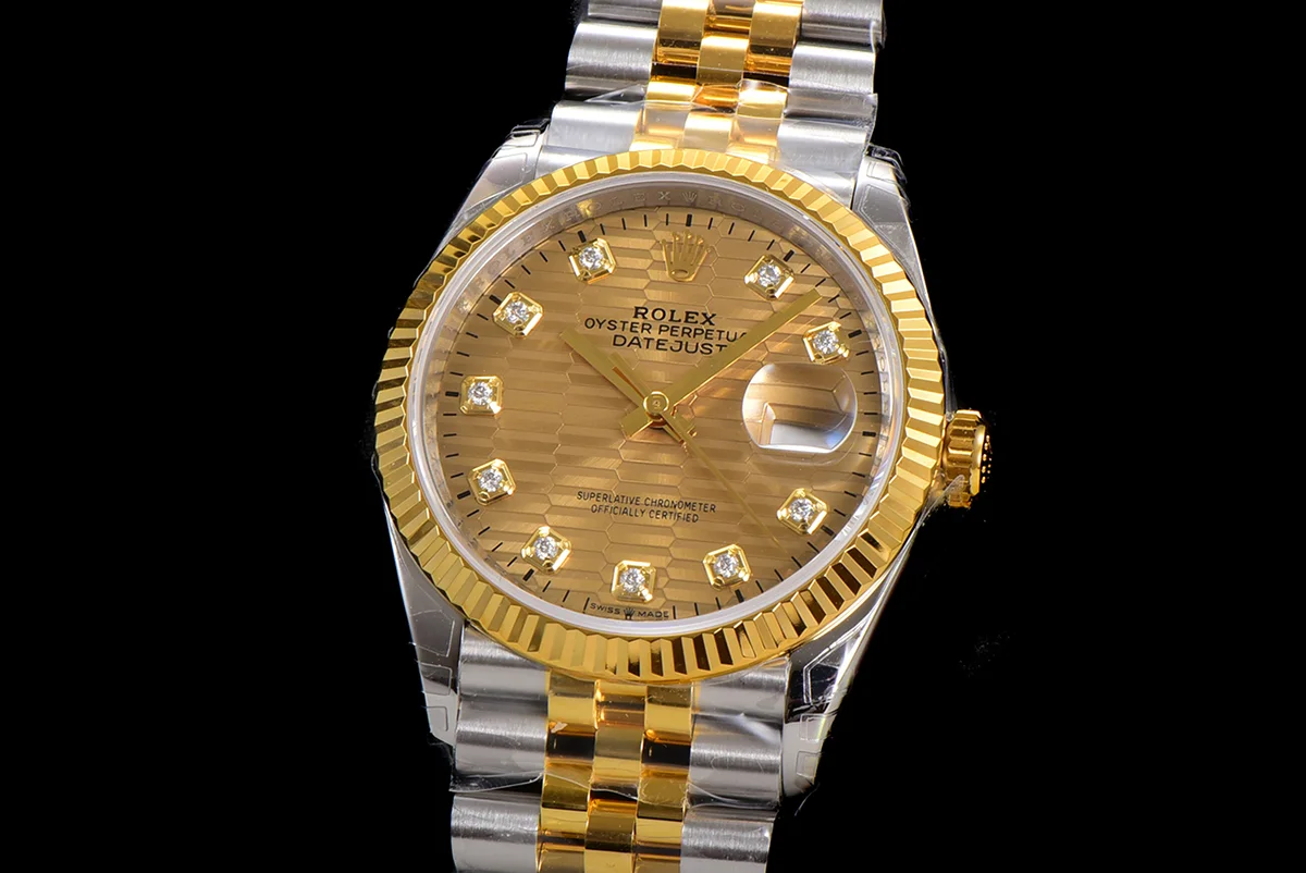 Datejust 36 126233 Golden Motif Dial with Stick Marker in Steel/Yellow Gold in Jubilee