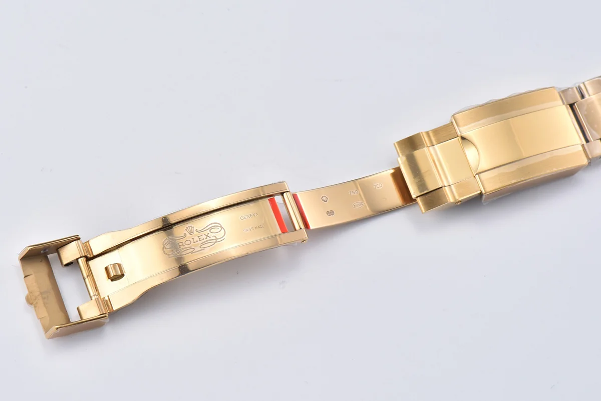 Daytona 116508 Champagne/Black Dial in Yellow Gold