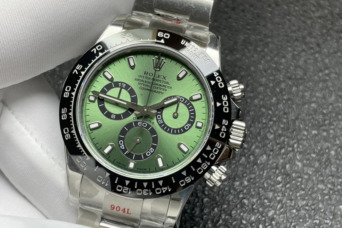 Daytona Green Dial Black Bezel in Steel