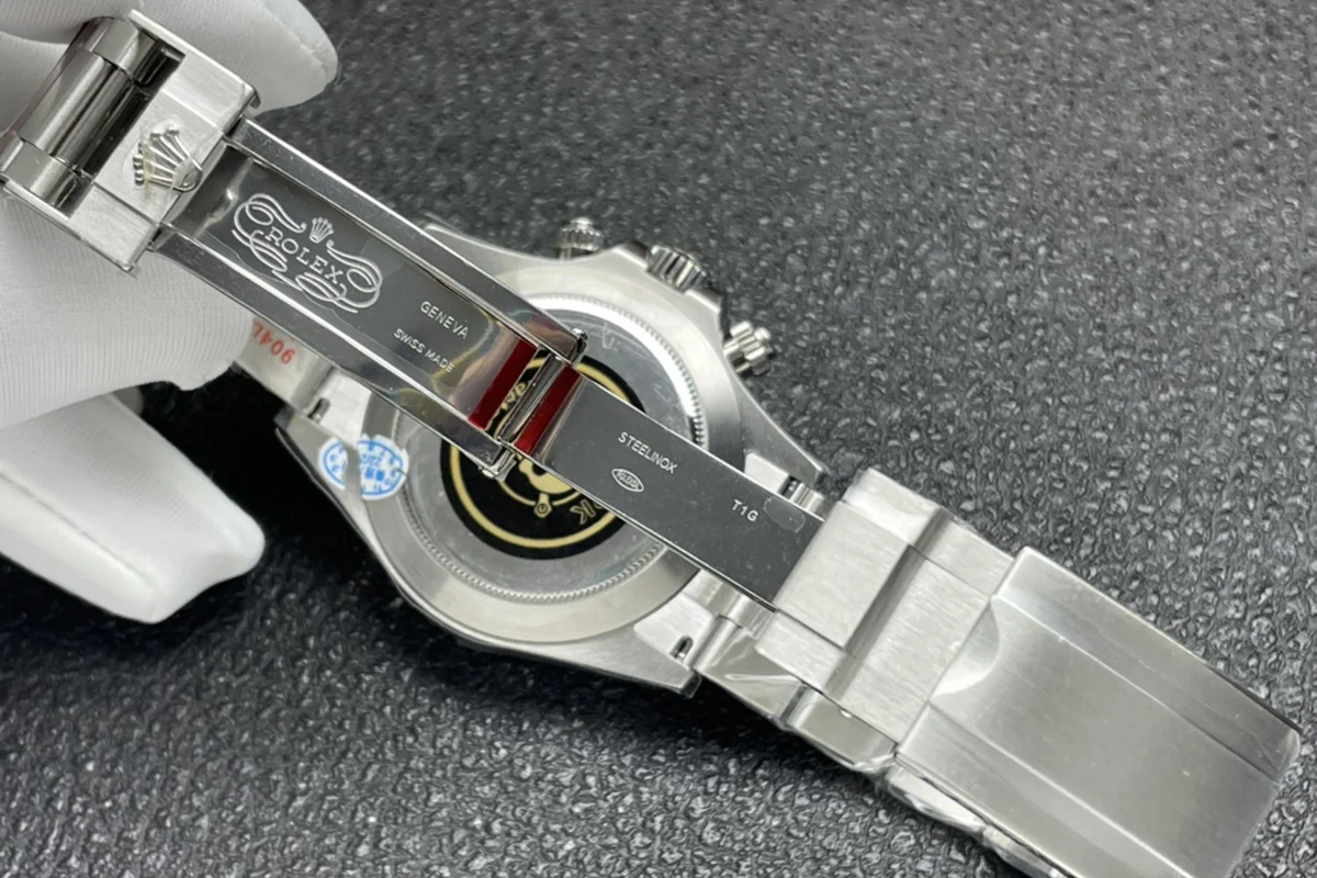 Daytona Green Dial Black Bezel in Steel