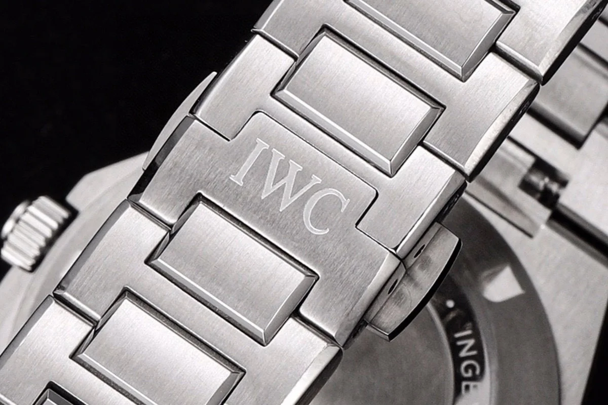 Ingenieur IW328902 Silver Dial Automatic 40