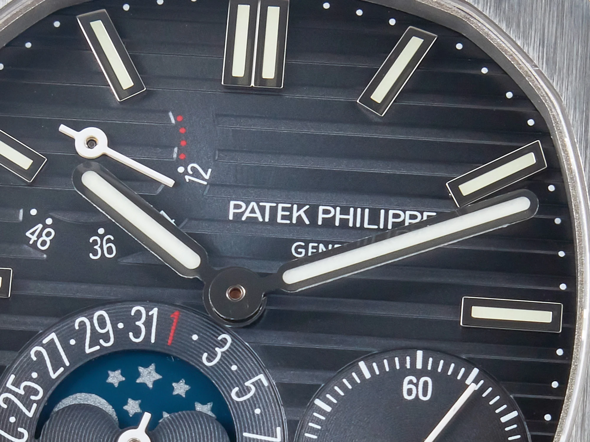 Nautilus 5712 SS PPF 1:1 Best Edition Blue Dial on Black Leather Strap A240 Super Clone V2