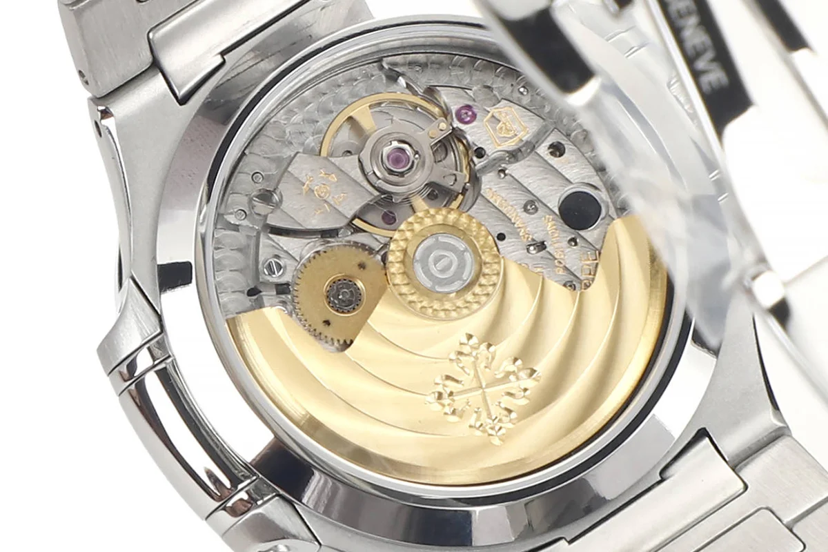 Nautilus 7118/1A-010 White Dial