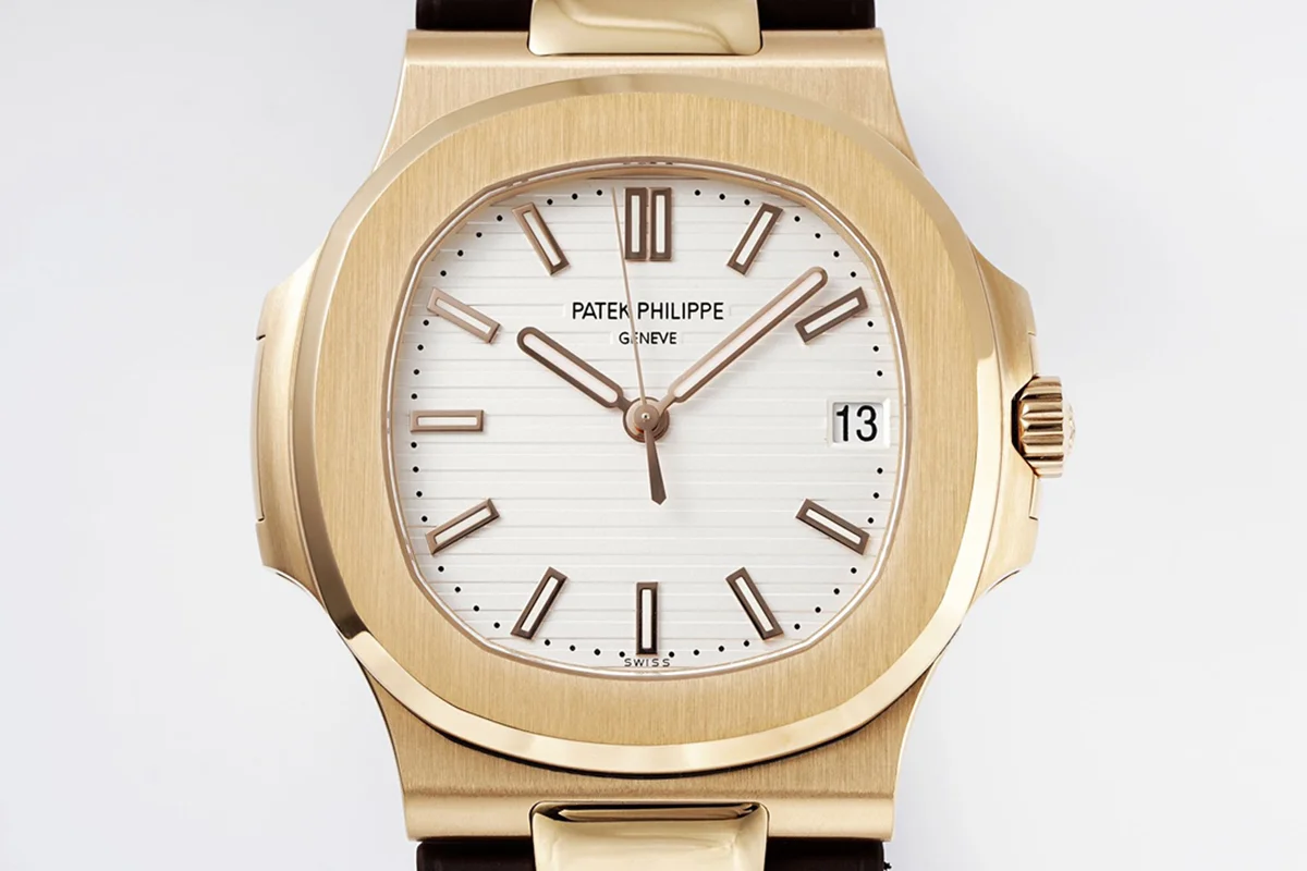 Nautilus Jumbo 5711/1R-001 White Dial on Rubber Strap