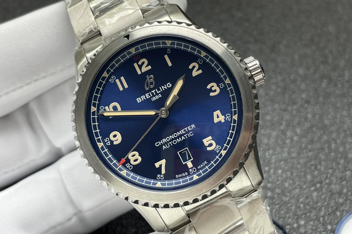 Navitimer Aviator 8 Automatic 41 Blue Dial in Steel on Bracelet