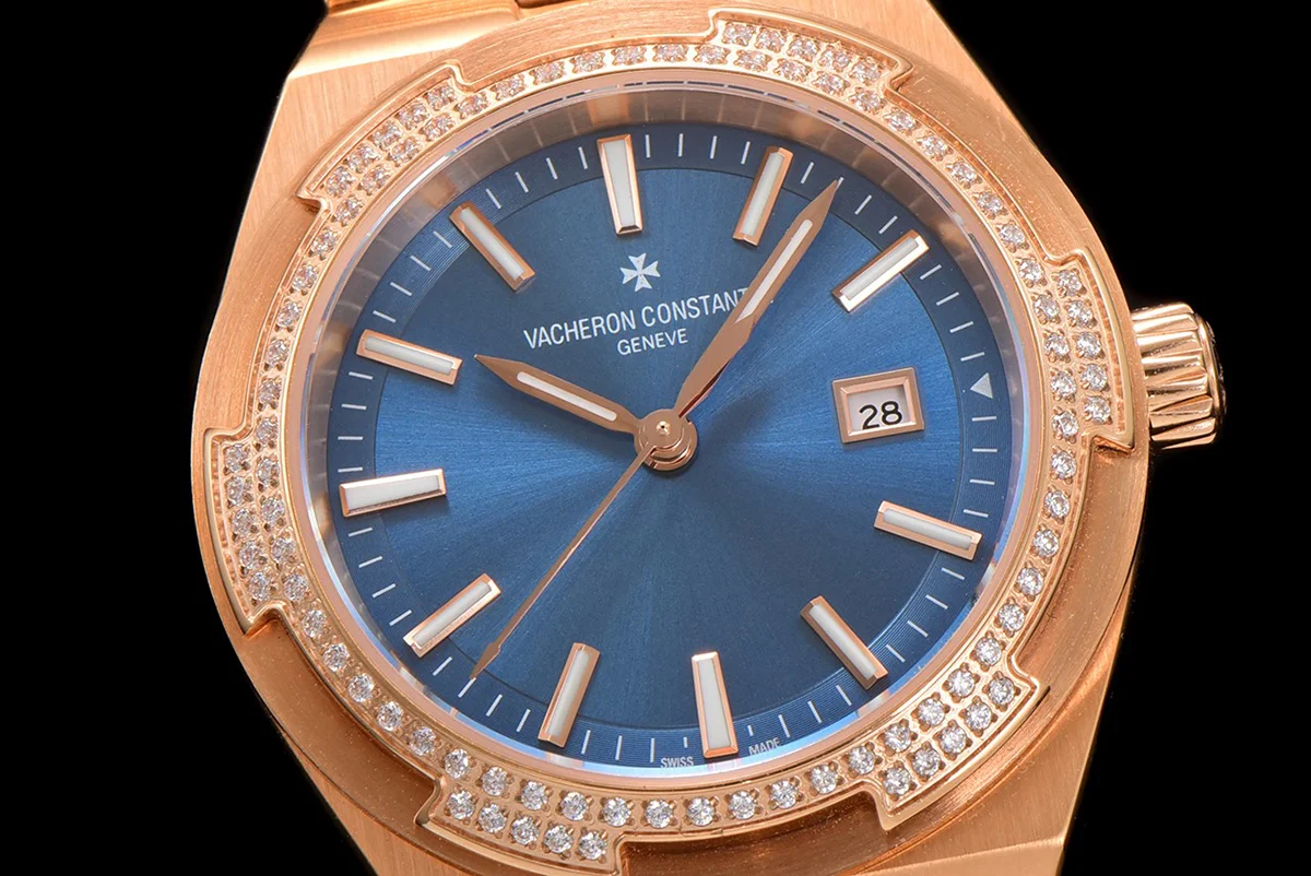Overseas Blue Dial Ref. 4205 35mm in Rose Gold