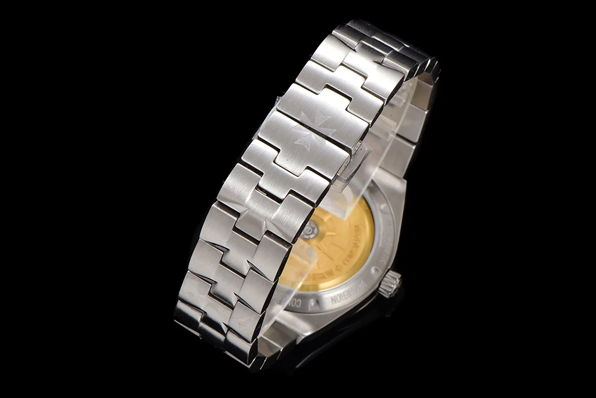 Overseas Blue Dial Ref. 4205 35mm in Steel