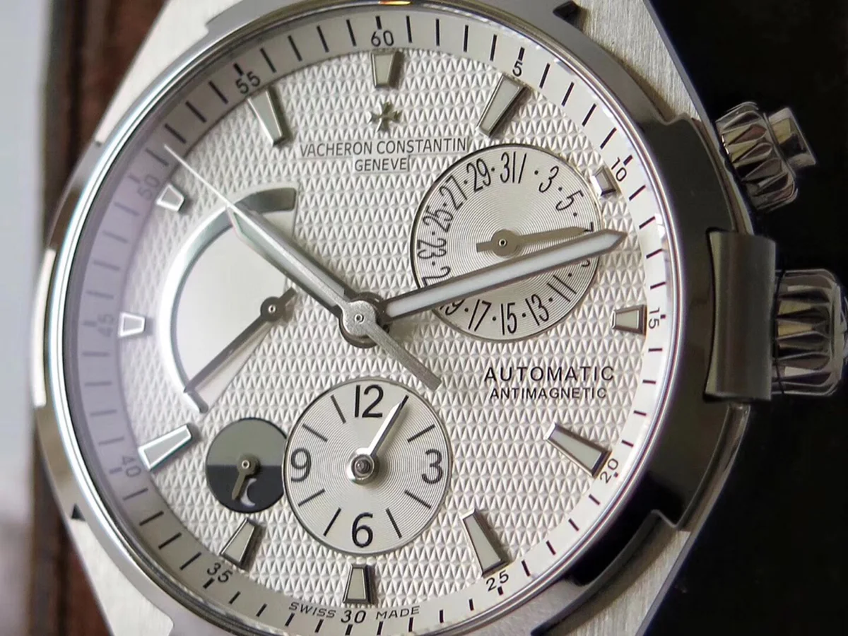 Overseas Dual Time White Dial in Steel