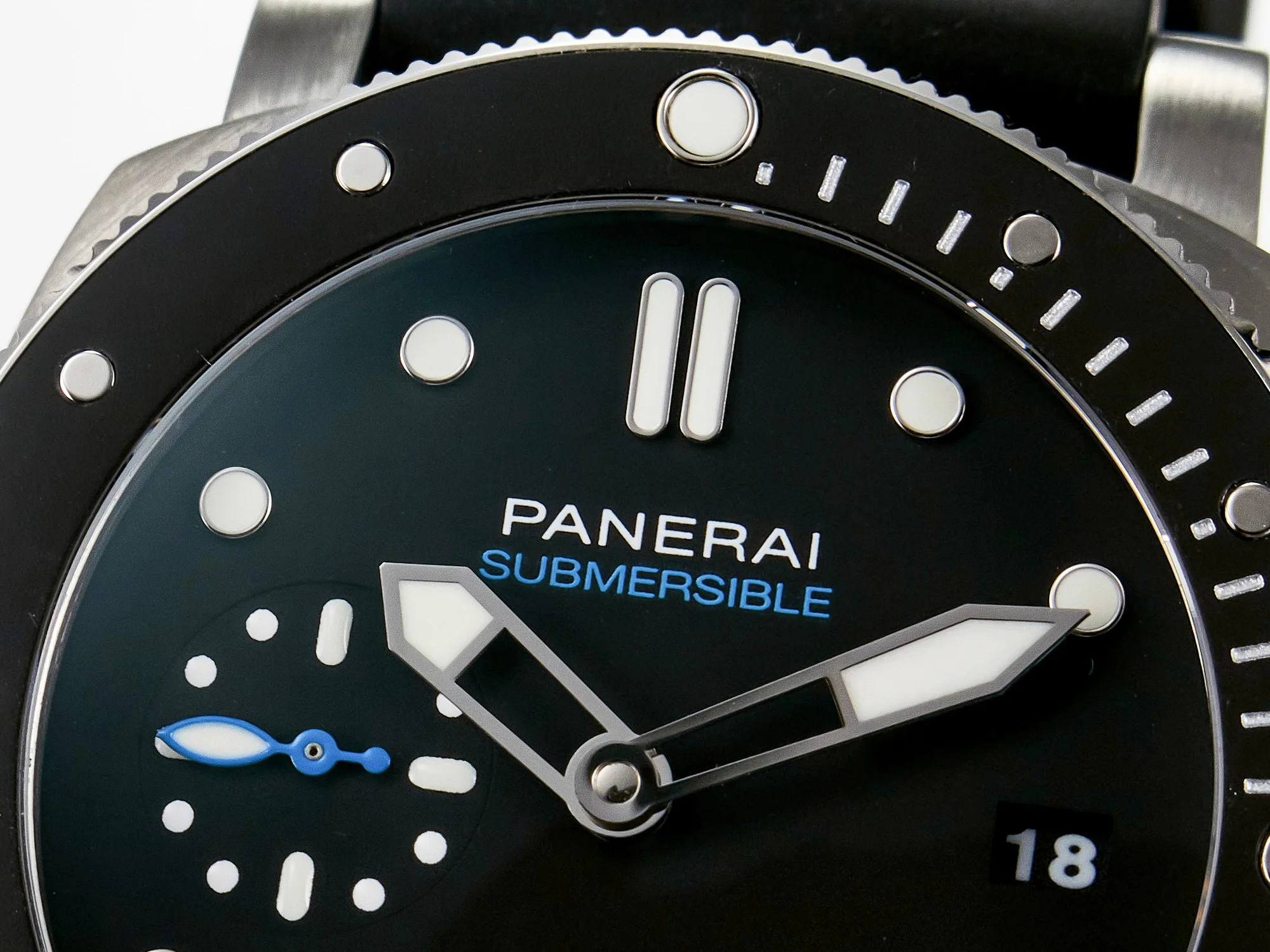 PAM683 Luminor Submersible 42mm VSF Best Edition Black Dial on Rubber Strap P900 Clone