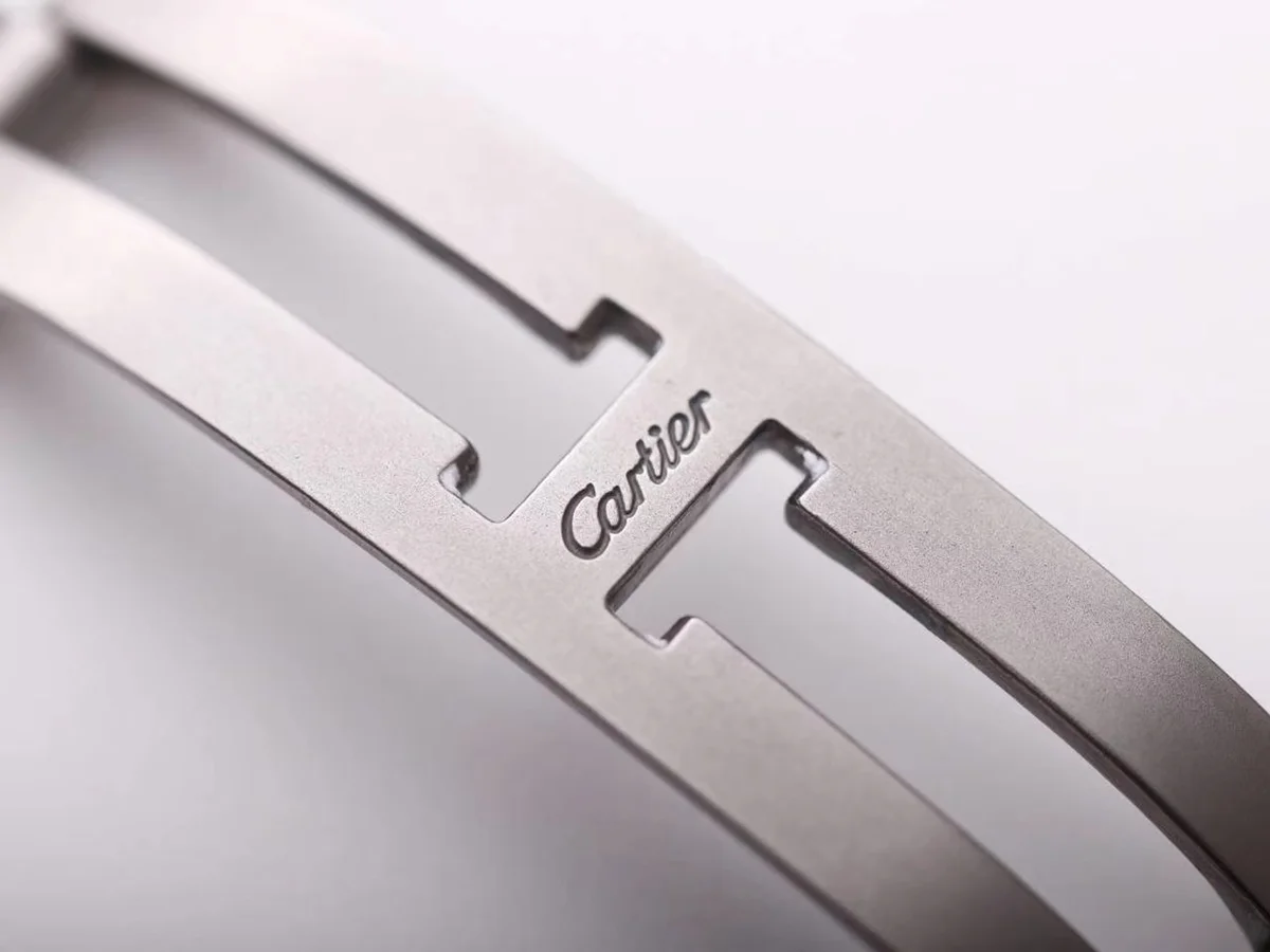 Pasha de Cartier White Dial 35mm in Bracelet