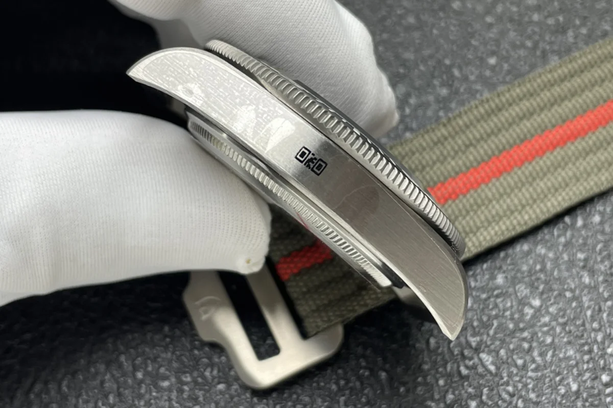 Pelagos FXD Ref. M25717N-0001