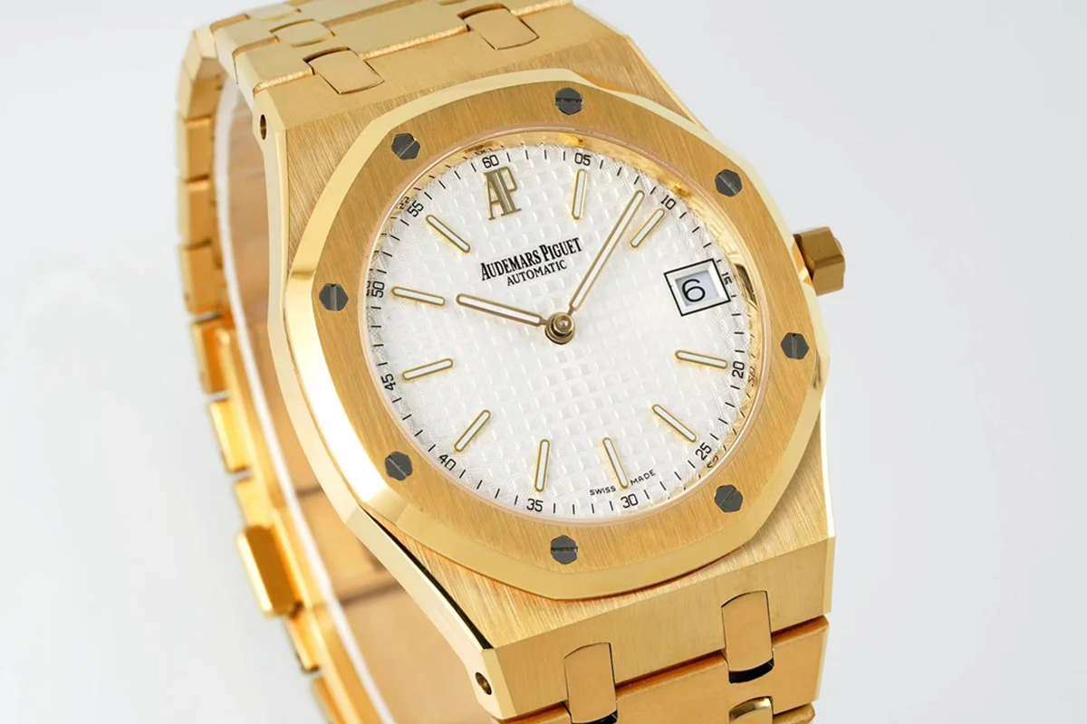 Royal Oak 15202 White Dial in Yellow Gold