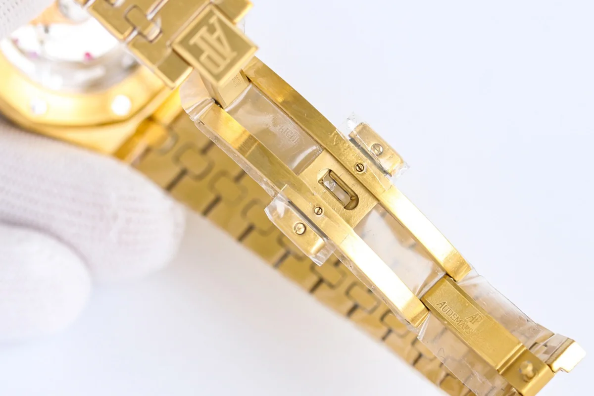 Royal Oak 15550BA Champagne Dial 1017 ALYX 9SM in Yellow Gold