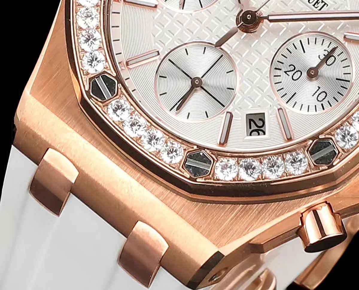 Royal Oak Offshore Selfwinding Chronograph 37mm White Dial in Rose Gold