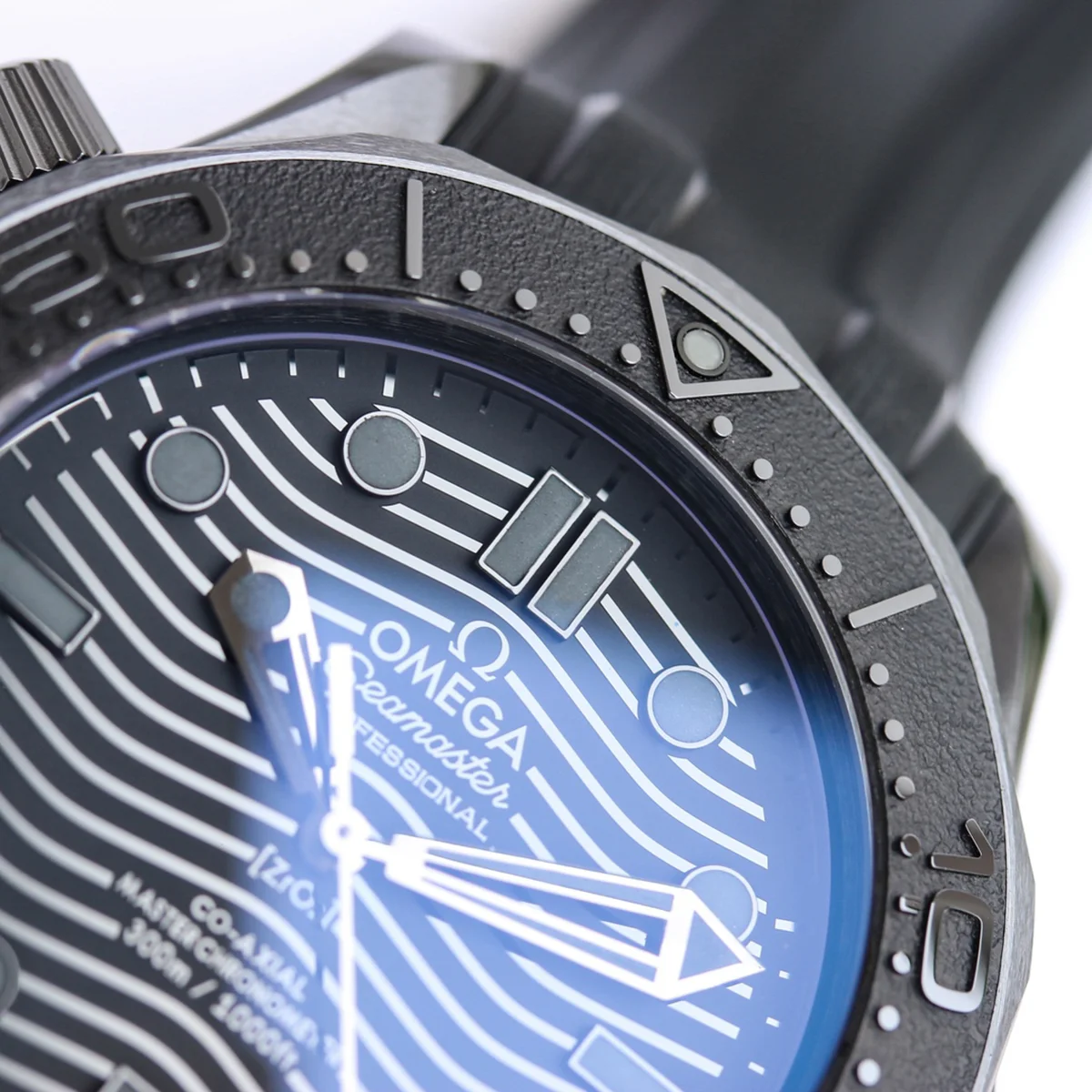 Seamaster Diver 300M Co-Axial Master Chronometer 43.5mm 210.92.44.20.01.003 on Rubber Strap