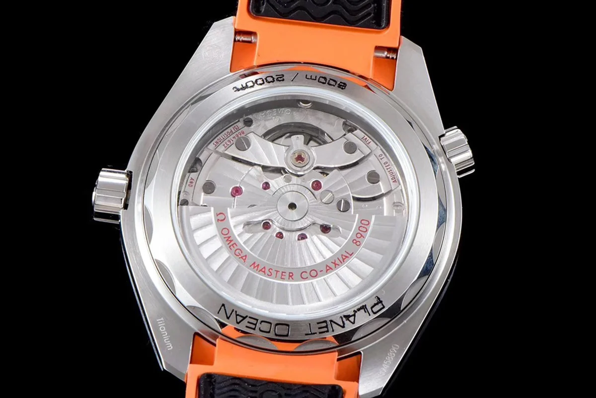 Seamaster Planet Ocean 600M 43.5mm Titanium on Rubber Strap