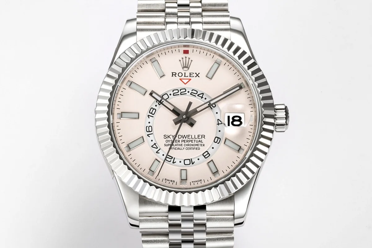 Sky-Dweller 326934 Off-White Dial in White Gold