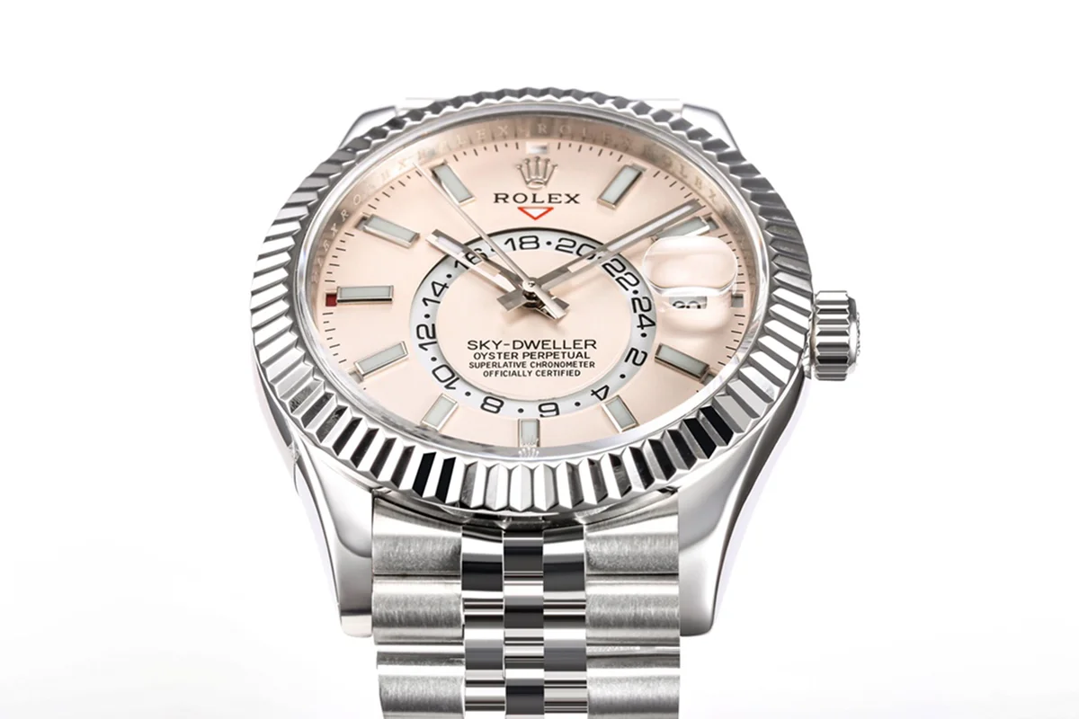 Sky-Dweller 326934 Off-White Dial in White Gold