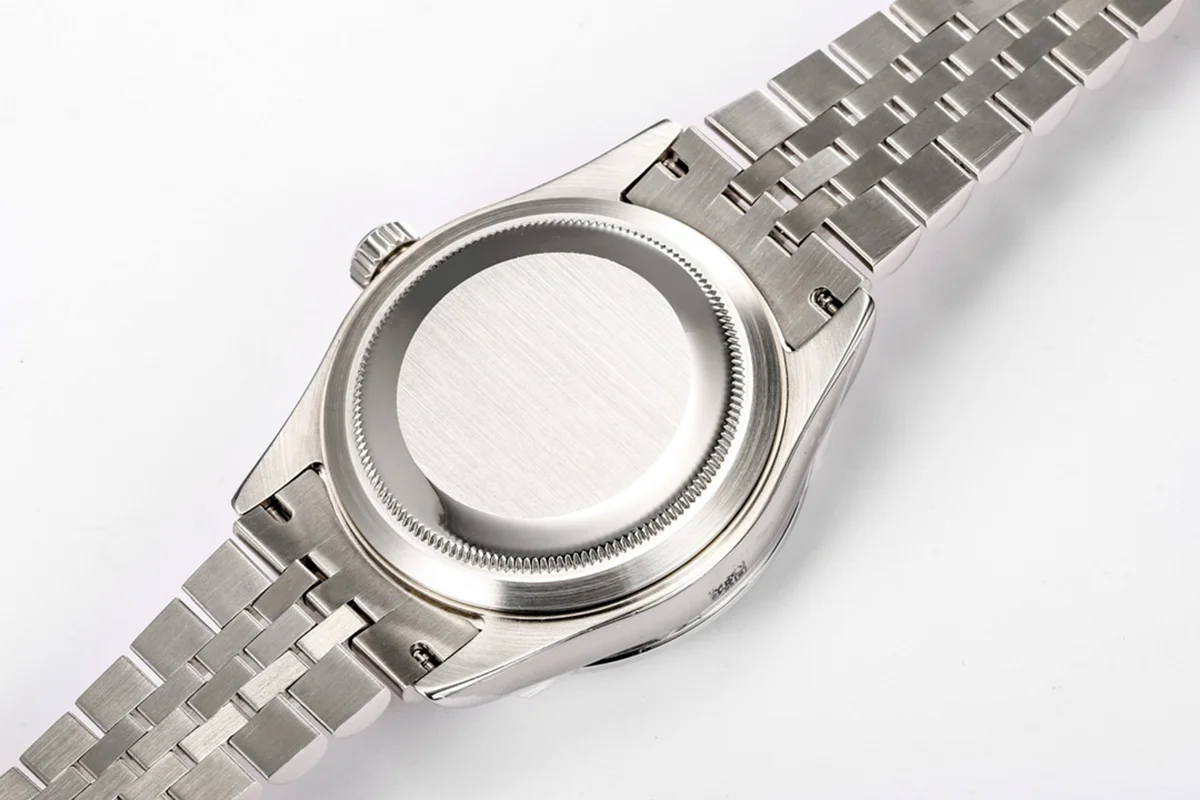 Sky-Dweller 326934 Off-White Dial in White Gold