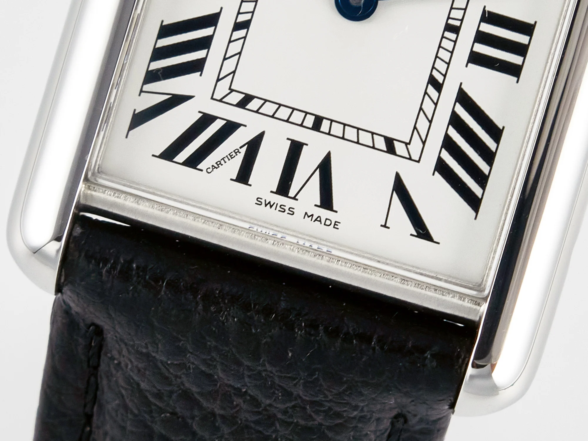 Tank Must Large SS 33.7mm DRF 1:1 Best Edition White Dial on Black Leather Strap Swiss Quartz