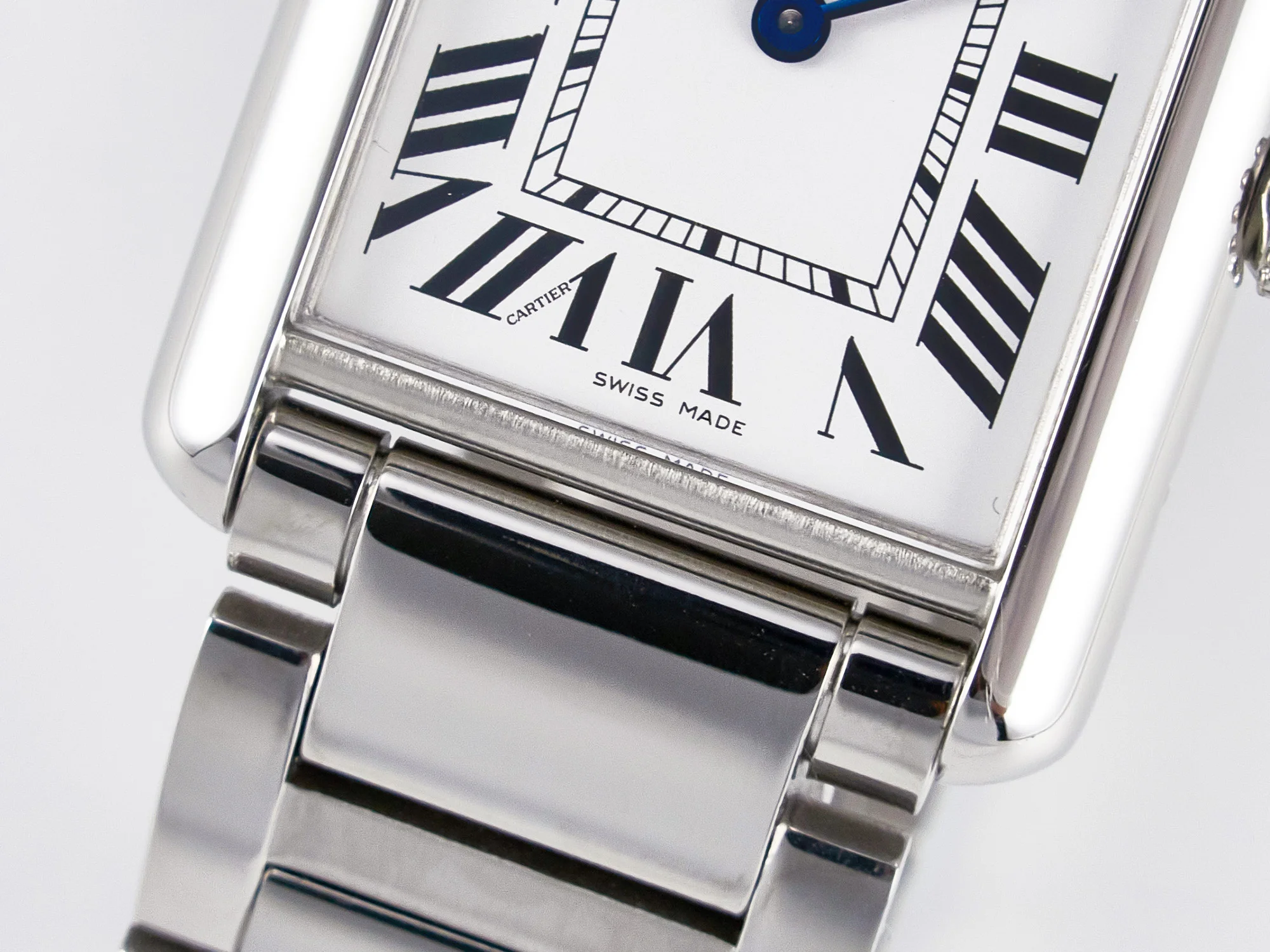 Tank Must SS 33.7mm DRF 1:1 Best Edition White Dial on SS Bracelet Jap Quartz